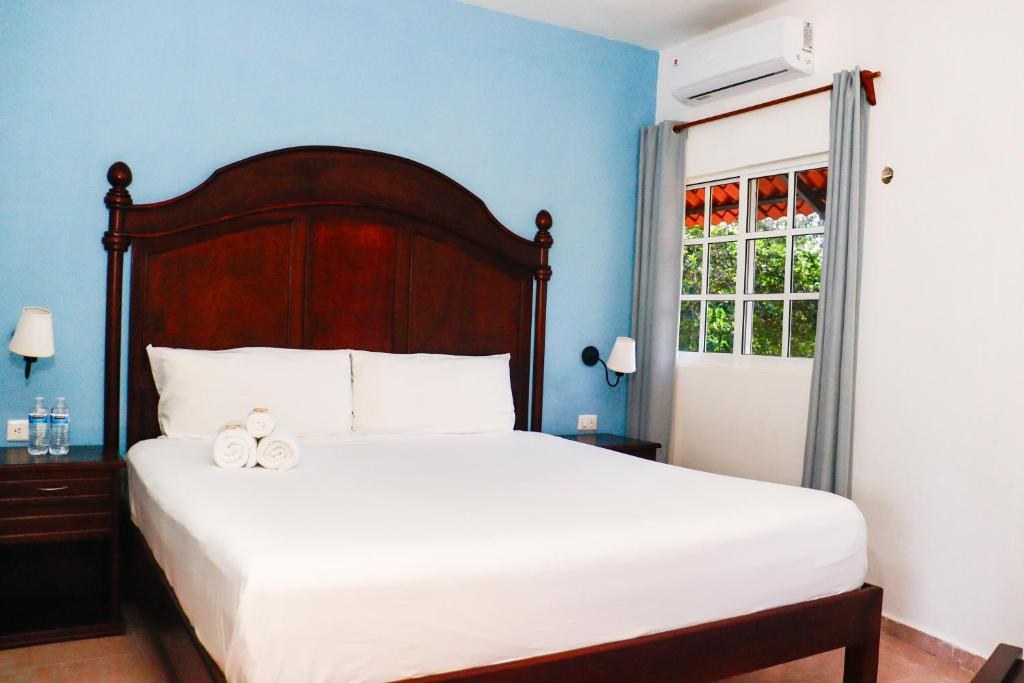 Deluxe Room (2 Adults + 1 Child)